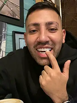 JuanZapata33 online show from 02-18-26, 11:44