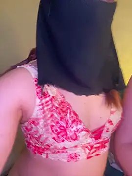 Snapshot of El-Jouri chatting on 10-02-25, 03:30 El-Jouri online show from 10-02-25, 03:30