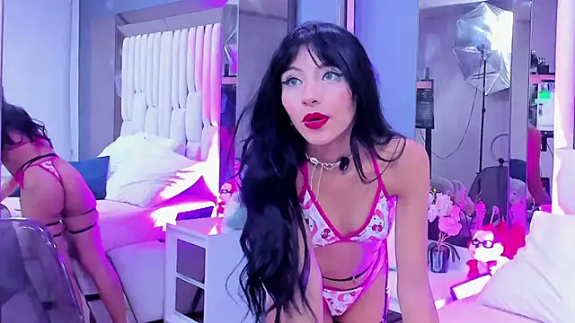 Snapshot of Kitty_Eliffe chatting on 02-25-25, 01:30 Kitty Eliffe online show from 02-25-25, 01:30