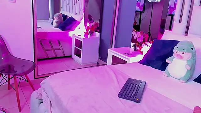 Snapshot of Kitty_Eliffe chatting on 02-27-25, 07:26 Kitty Eliffe online show from 02-27-25, 07:26