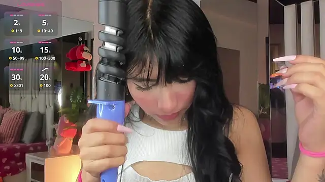 Snapshot of Kitty_Eliffe chatting on 10-18-25, 10:43 Kitty Eliffe online show from 10-18-25, 10:43