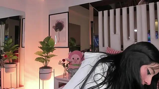 Snapshot of Kitty_Eliffe chatting on 10-25-25, 10:37 Kitty Eliffe online show from 10-25-25, 10:37