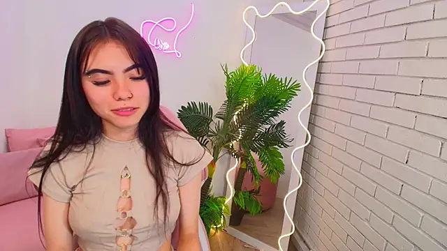 Snapshot of Roxanne_tay chatting on 12-11-24, 09:41 Roxanne tay online show from 12-11-24, 09:41