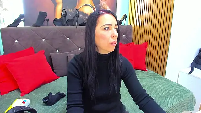 LauraSin online show from 02-28-26, 04:35