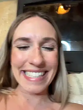 lola tentatiion online show from 11-24-25, 09:25