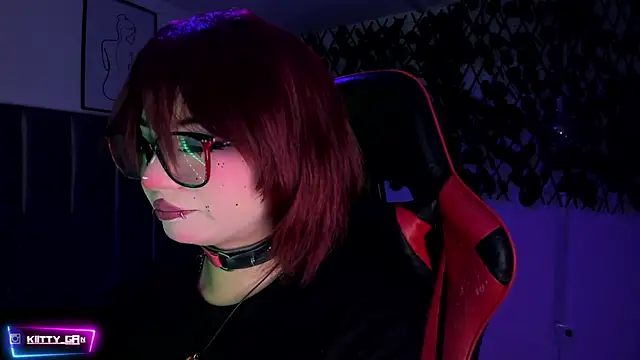 Kitty Gang online show from 10-18-25, 02:03