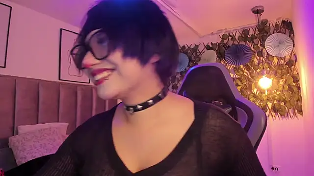 Kitty Gang online show from 04-18-26, 01:42