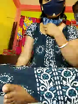 Snapshot of indiancouple09 chatting on 01-25-25, 04:35 indiancouple09 online show from 01-25-25, 04:35