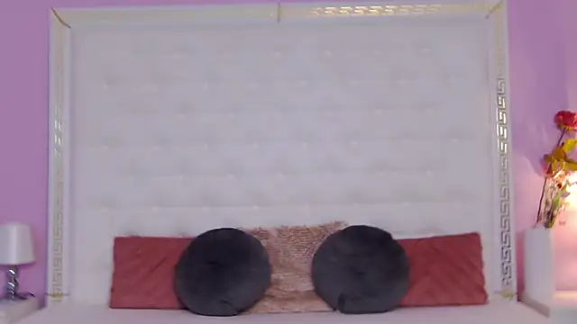 Lenna Paul online show from 04-07-26, 05:19