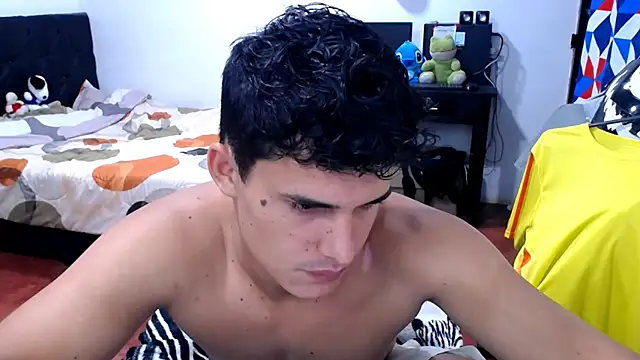 Snapshot of freddy_romas chatting on 06-19-26, 04:06 freddy romas online show from 06-19-26, 04:06
