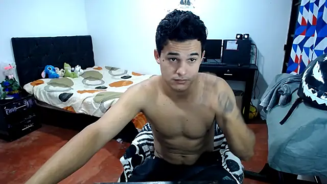 Snapshot of freddy_romas chatting on 06-27-26, 01:17 freddy romas online show from 06-27-26, 01:17