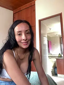 Snapshot of yaralyminjo2 chatting on 12-13-24, 04:38 yaralyminjo2 online show from 12-13-24, 04:38