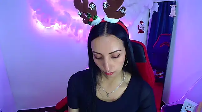 Snapshot of yaralyminjo2 chatting on 12-21-24, 02:04 yaralyminjo2 online show from 12-21-24, 02:04