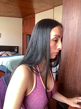 Snapshot of yaralyminjo2 chatting on 03-19-25, 02:13 yaralyminjo2 online show from 03-19-25, 02:13