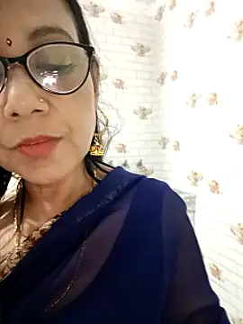 Snapshot of Saroj-Shah chatting on 03-02-25, 02:00 Saroj-Shah online show from 03-02-25, 02:00