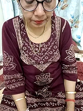 Snapshot of Saroj-Shah chatting on 03-09-25, 09:57 Saroj-Shah online show from 03-09-25, 09:57