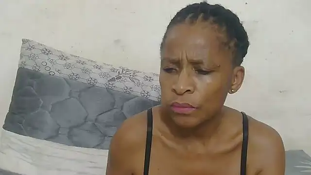 Snapshot of Sugarpoppy24 chatting on 03-06-25, 12:21 Sugarpoppy24 online show from 03-06-25, 12:21