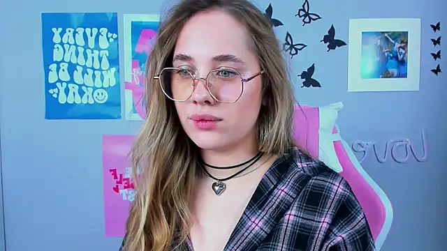 Snapshot of MiaMilas chatting on 02-04-25, 08:46 MiaMilas online show from 02-04-25, 08:46