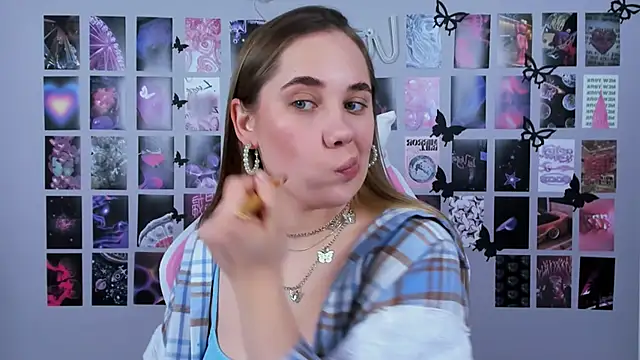 Snapshot of MiaMilas chatting on 02-20-25, 08:17 MiaMilas online show from 02-20-25, 08:17