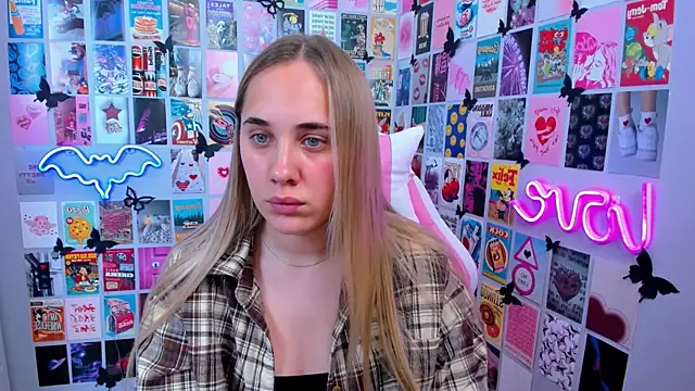 Snapshot of MiaMilas chatting on 09-09-25, 04:28 MiaMilas online show from 09-09-25, 04:28