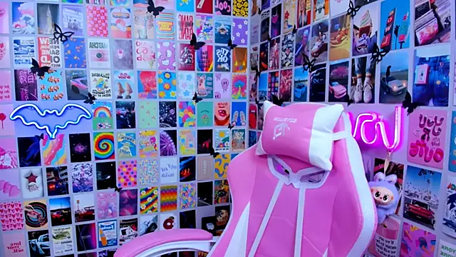 Snapshot of MiaMilas chatting on 02-17-26, 03:08 MiaMilas online show from 02-17-26, 03:08