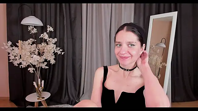 helentasty online show from 01-31-25, 03:33