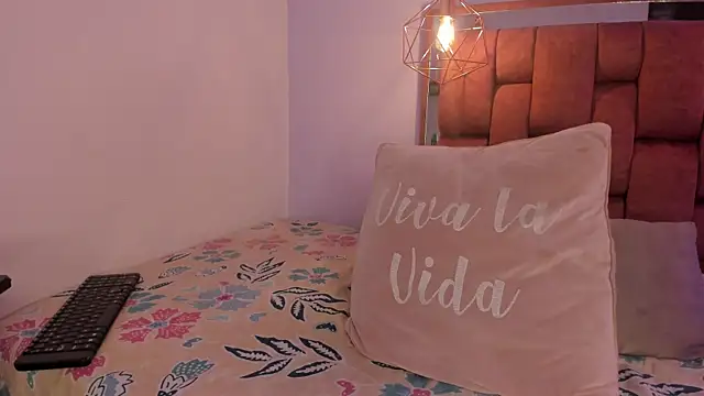 kristakinnky online show from 11-07-25, 01:44