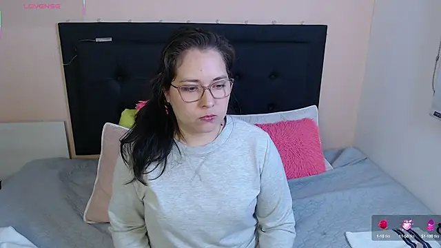 May Carlier online show from 09-16-25, 12:11