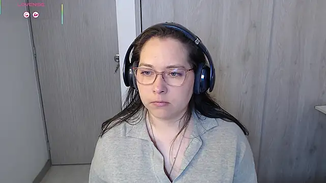 May Carlier online show from 10-18-25, 08:09