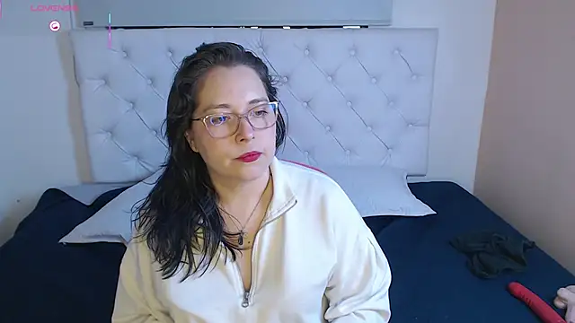 May Carlier online show from 02-07-26, 04:05