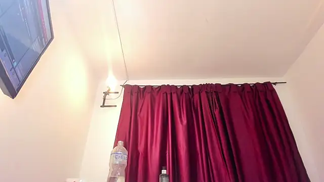 Snapshot of _Caroliina chatting on 12-28-24, 05:14 Caroliina online show from 12-28-24, 05:14