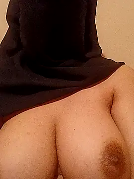 Snapshot of miryem1 chatting on 12-06-24, 05:00 miryem1 online show from 12-06-24, 05:00