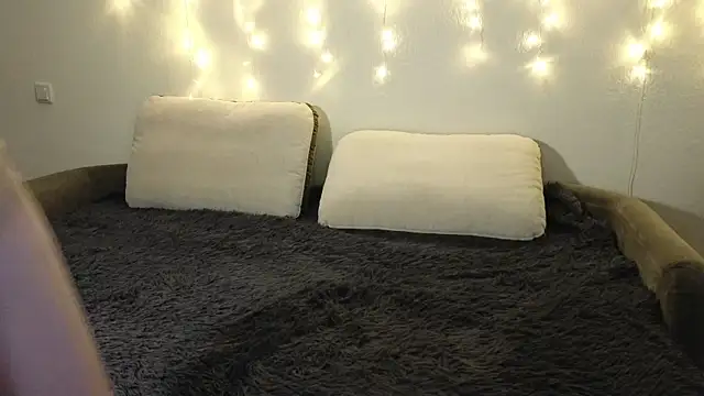 Tutti Frutt1s online show from 01-25-25, 08:10