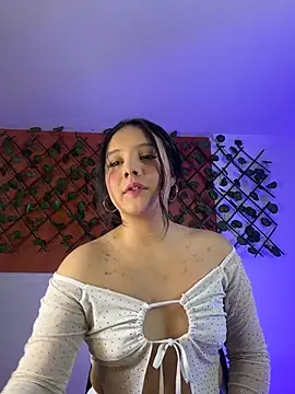 Snapshot of Emily_Trujillo chatting on 11-20-25, 05:45 Emily Trujillo online show from 11-20-25, 05:45