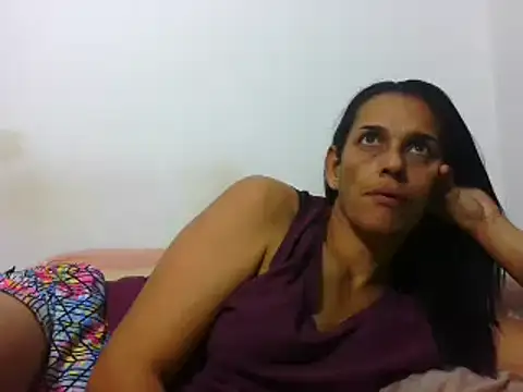 Snapshot of latinbrunettet chatting on 01-09-25, 01:02 latinbrunettet online show from 01-09-25, 01:02