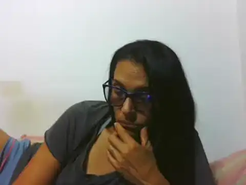 Snapshot of latinbrunettet chatting on 02-17-25, 05:32 latinbrunettet online show from 02-17-25, 05:32