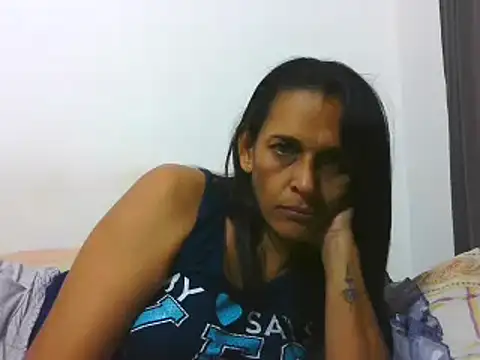 Snapshot of latinbrunettet chatting on 02-18-25, 08:58 latinbrunettet online show from 02-18-25, 08:58