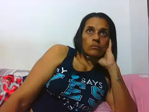 Snapshot of latinbrunettet chatting on 03-11-25, 01:45 latinbrunettet online show from 03-11-25, 01:45