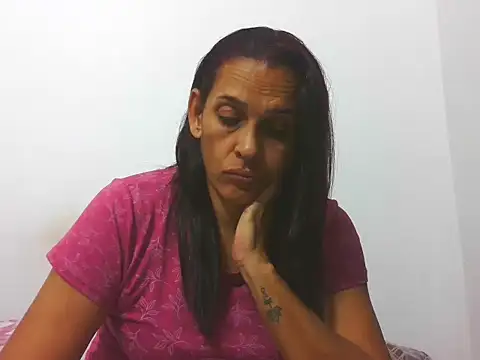 Snapshot of latinbrunettet chatting on 01-07-26, 01:13 latinbrunettet online show from 01-07-26, 01:13