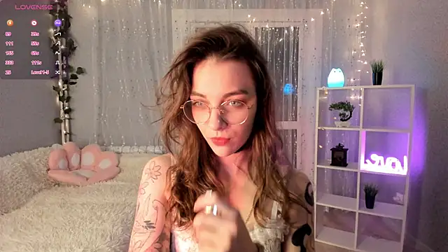 AraCopple online show from 12-11-24, 07:57