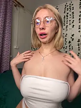 Kitty Katrine online show from 03-14-25, 05:24