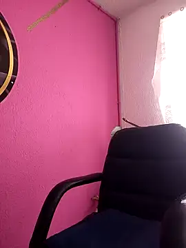 Snapshot of AndreaBlack chatting on 02-06-25, 02:04 AndreaBlack online show from 02-06-25, 02:04