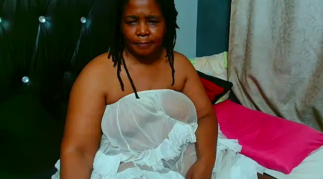 Snapshot of AfricanBigAssxx98 chatting on 02-25-25, 10:29 AfricanBigAssxx98 online show from 02-25-25, 10:29