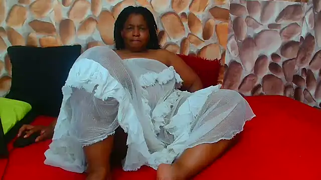 Snapshot of AfricanBigAssxx98 chatting on 03-08-25, 07:31 AfricanBigAssxx98 online show from 03-08-25, 07:31