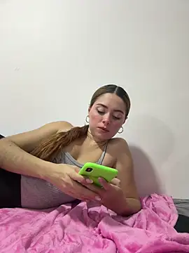 Snapshot of Hana_and_Zeta chatting on 02-11-26, 01:27 Hana and Zeta online show from 02-11-26, 01:27