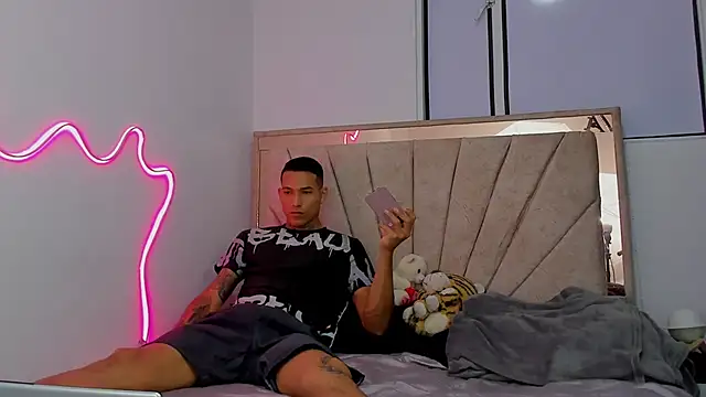 Snapshot of Hana_and_Zeta chatting on 03-03-26, 03:34 Hana and Zeta online show from 03-03-26, 03:34