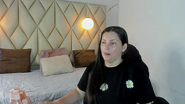 Snapshot of angelswets chatting on 07-18-26, 02:54 angelswets online show from 07-18-26, 02:54