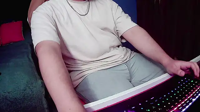 Snapshot of pisceslost chatting on 09-22-25, 12:45 pisceslost online show from 09-22-25, 12:45