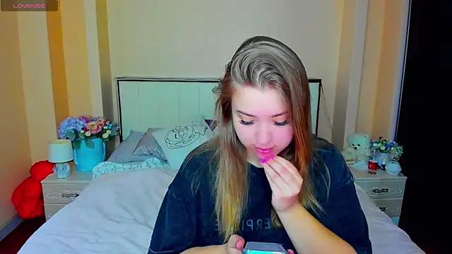 AlexissM online show from 11-09-25, 05:06