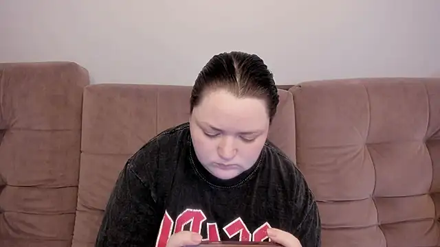 Snapshot of Alex_m chatting on 06-21-26, 07:33 Alex m online show from 06-21-26, 07:33